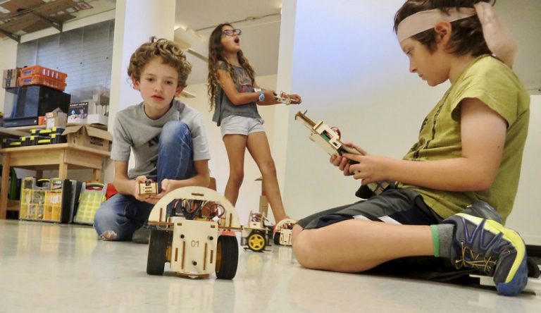 How can robotics classes help kids? – Blog Robotics Classes for Kids ...